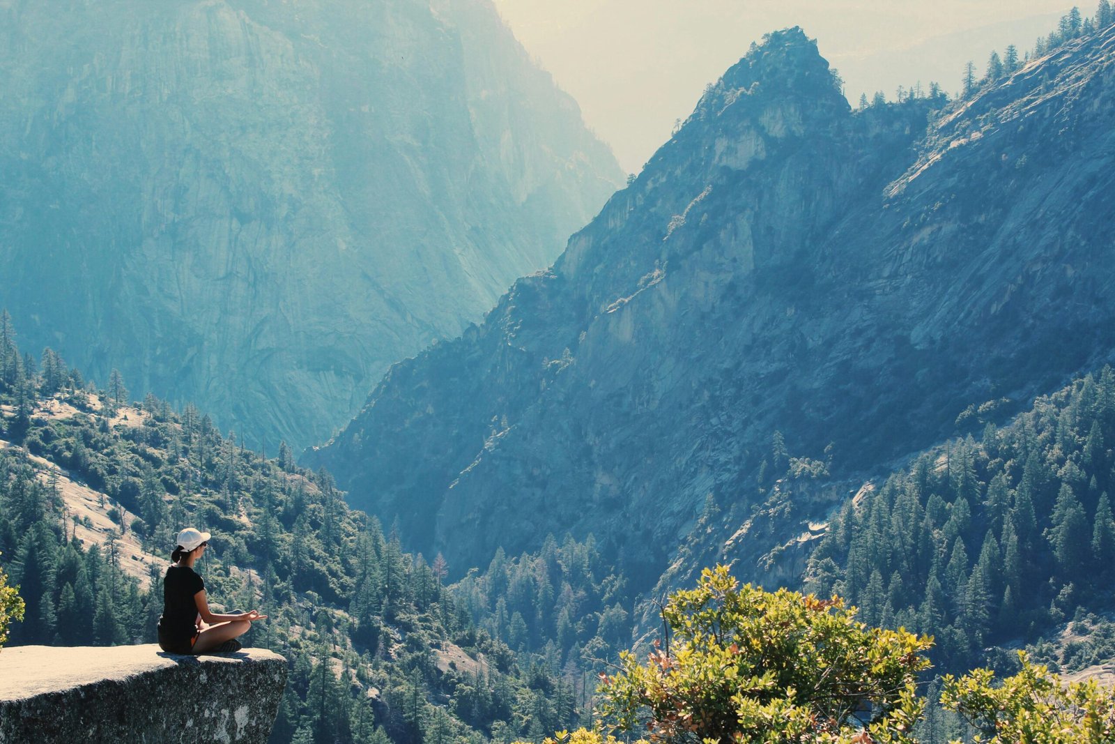 Practicing mindfulness while traveling and enjoying the moment